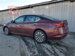 نيسان ألتيما